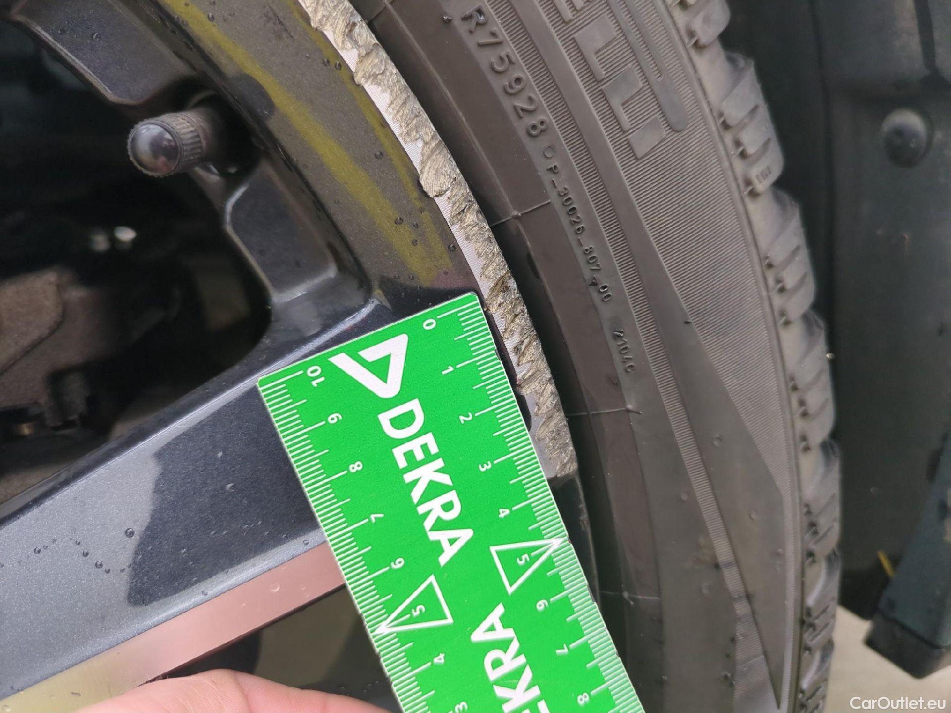  Peugeot  308 PEUGEOT  SW / 2021 / 5P / Break PureTech 130 S&S EAT 8 ALLURE #7