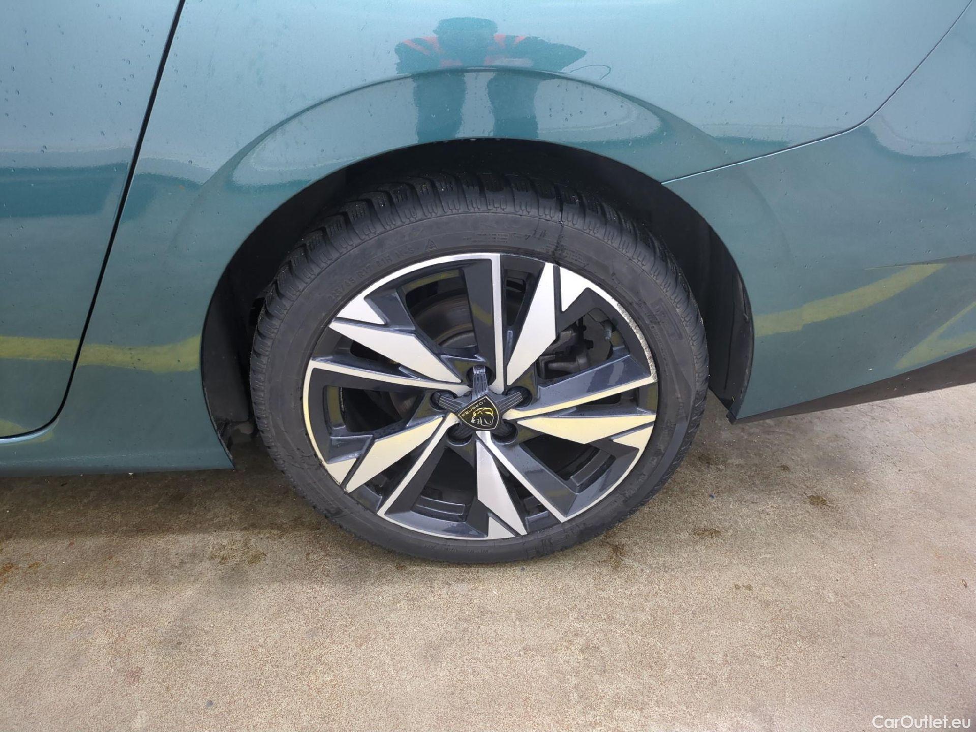 Peugeot  308 PEUGEOT  SW / 2021 / 5P / Break PureTech 130 S&S EAT 8 ALLURE #4