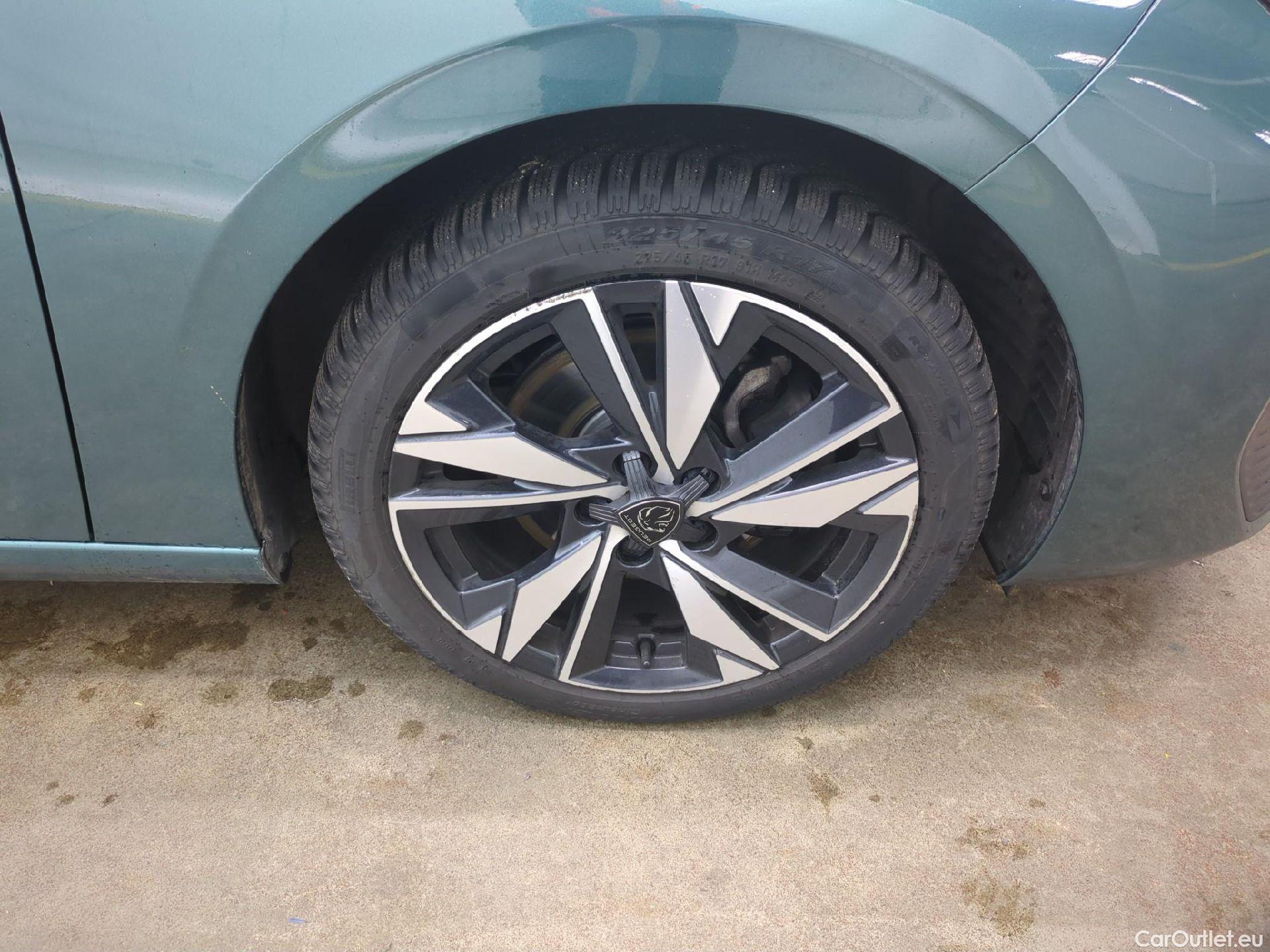  Peugeot  308 PEUGEOT  SW / 2021 / 5P / Break PureTech 130 S&S EAT 8 ALLURE #19