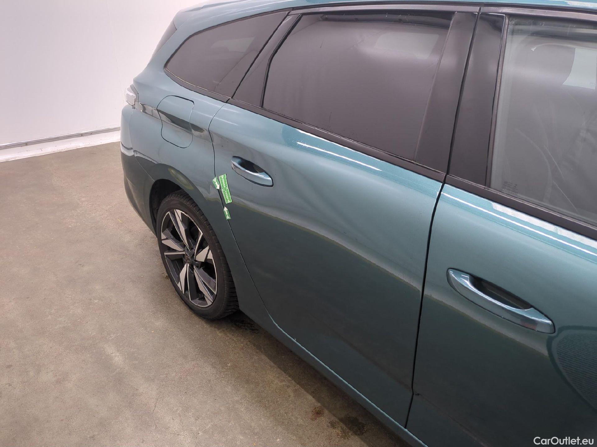  Peugeot  308 PEUGEOT  SW / 2021 / 5P / Break PureTech 130 S&S EAT 8 ALLURE #49