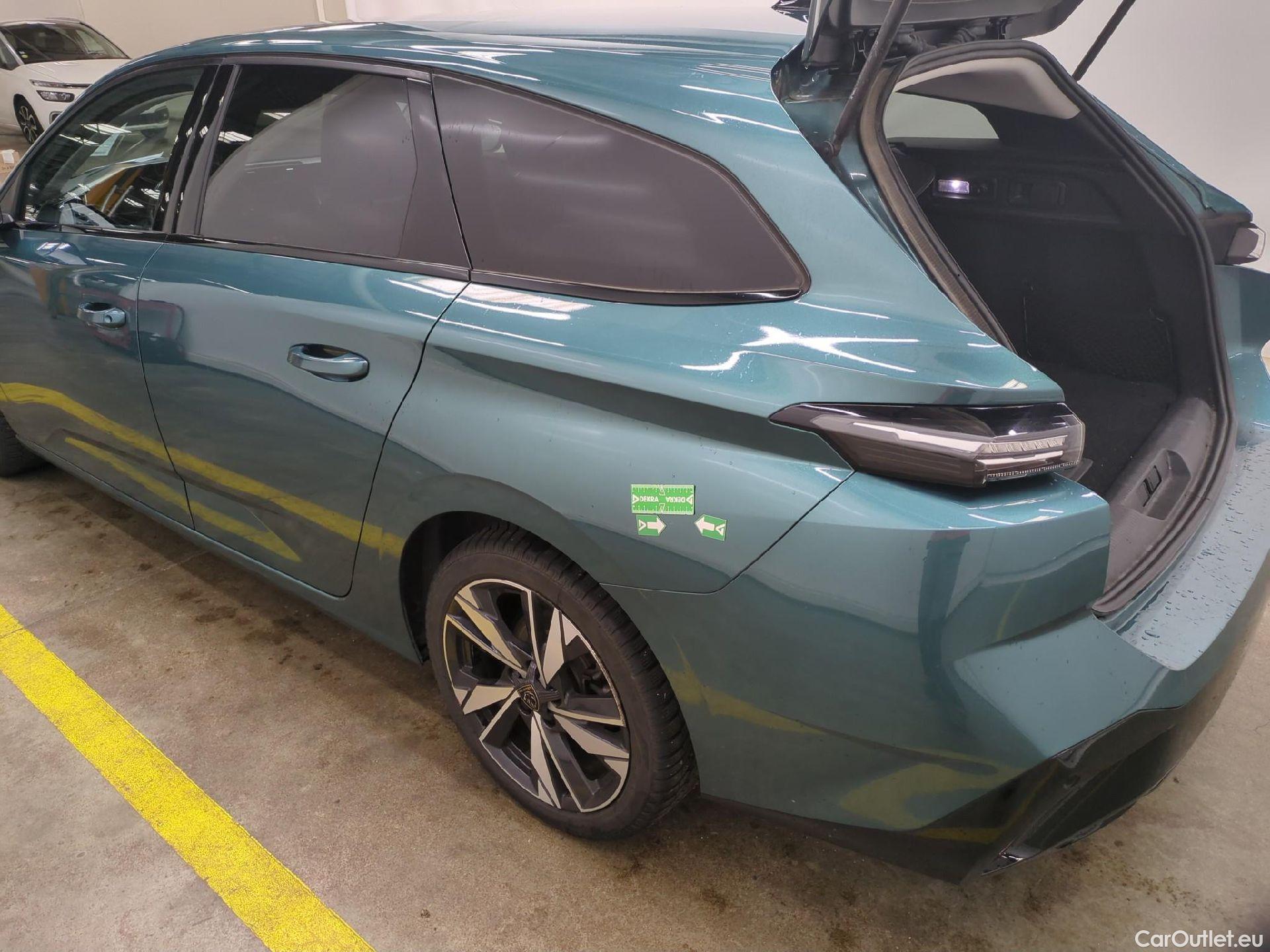  Peugeot  308 PEUGEOT  SW / 2021 / 5P / Break PureTech 130 S&S EAT 8 ALLURE #42