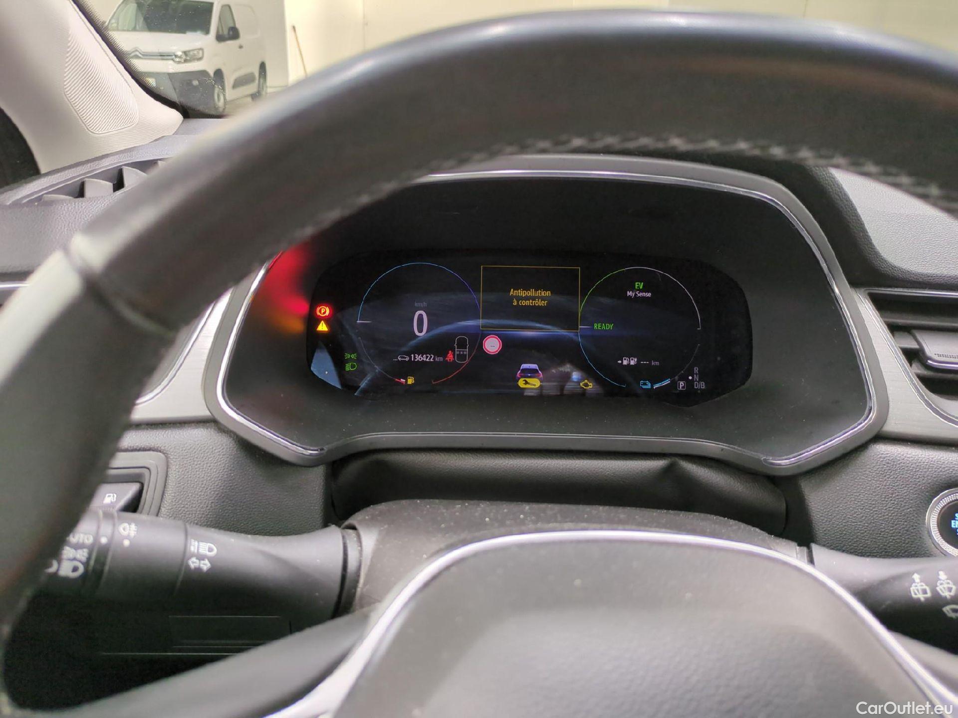  Renault  Captur RENAULT  / 2019 / 5P / SUV Intens E-TECH Plug-in 160 #10