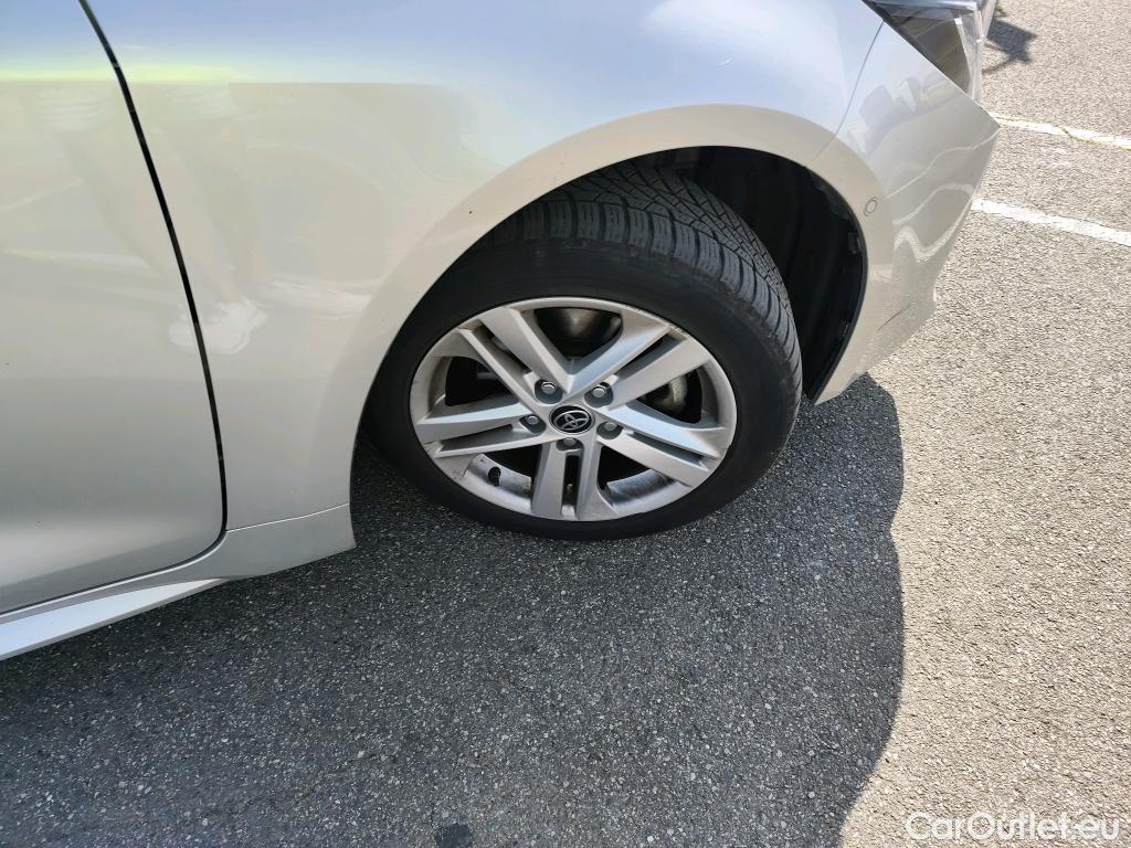  Toyota  Corolla TOYOTA  / 2018 / 5P / Berline Hybride 122h Dynamic Business Beyond Zer #13