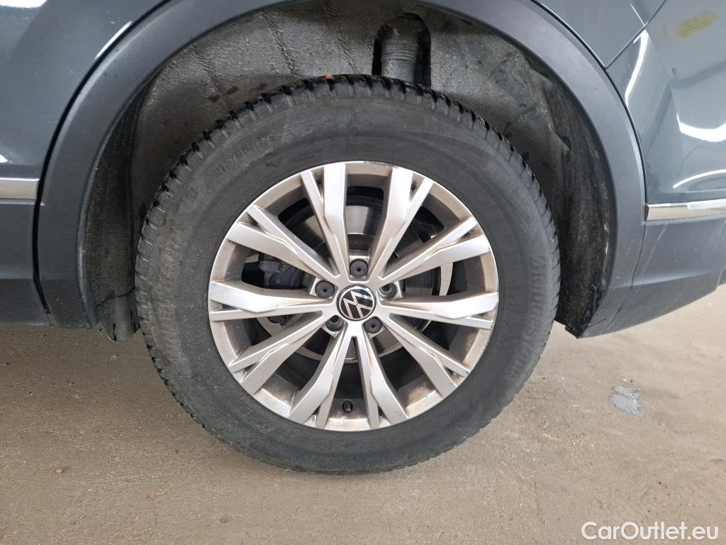  Volkswagen  Tiguan VOLKSWAGEN  / 2020 / 5P / SUV 2.0 TDI 150 DSG7 Life Business #10