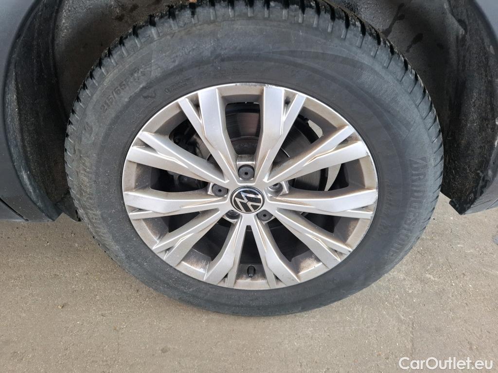  Volkswagen  Tiguan VOLKSWAGEN  / 2020 / 5P / SUV 2.0 TDI 150 DSG7 Life Business #42