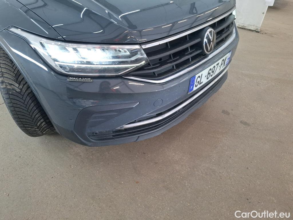  Volkswagen  Tiguan VOLKSWAGEN  / 2020 / 5P / SUV 2.0 TDI 150 DSG7 Life Business #24