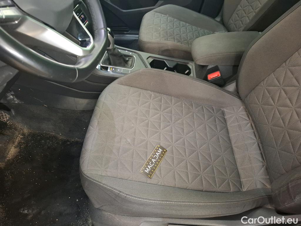 Volkswagen  Tiguan VOLKSWAGEN  / 2020 / 5P / SUV 2.0 TDI 150 DSG7 Life Business #73