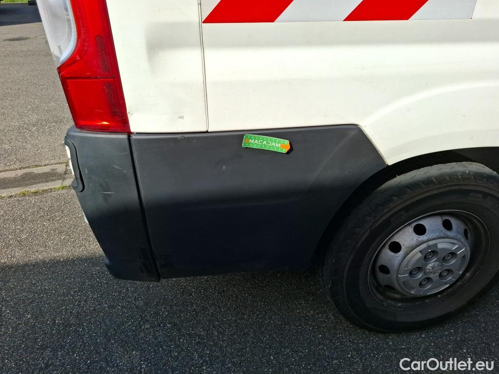  Peugeot  Boxer PEUGEOT  / 2014 / 4P / Fourgon tôlé BlueHDi S&S 120 PREMIUM 335 L2H2 #146