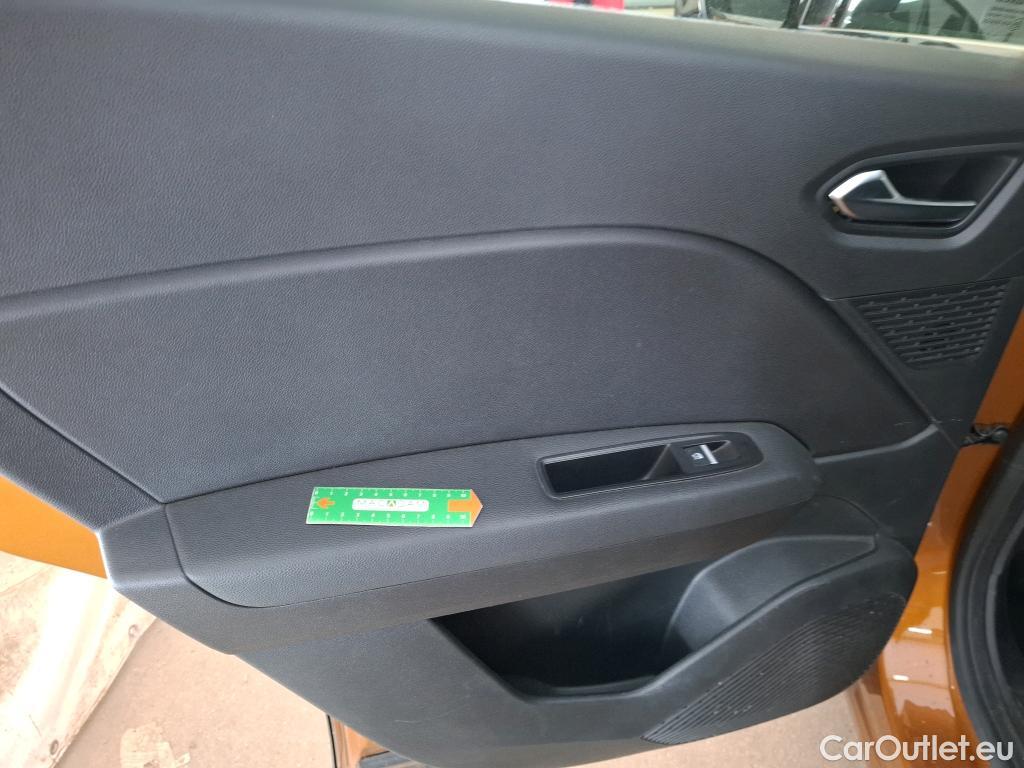  Renault  Captur RENAULT  / 2019 / 5P / SUV Intens E-TECH Plug-in 160 -21 #10