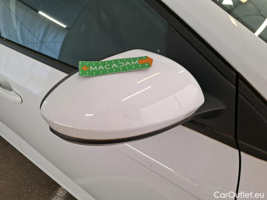  Renault  Megane  IV Berline 5 ptes. Société Air Nav Reversible 1.5 dCi 90CV BVM6 E6 #41