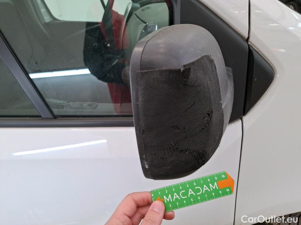  Renault  Trafic RENAULT  / 2014 / 4P / Fourgon tôlé FG GCF L1H1 1000 dCi 95 E6 #47