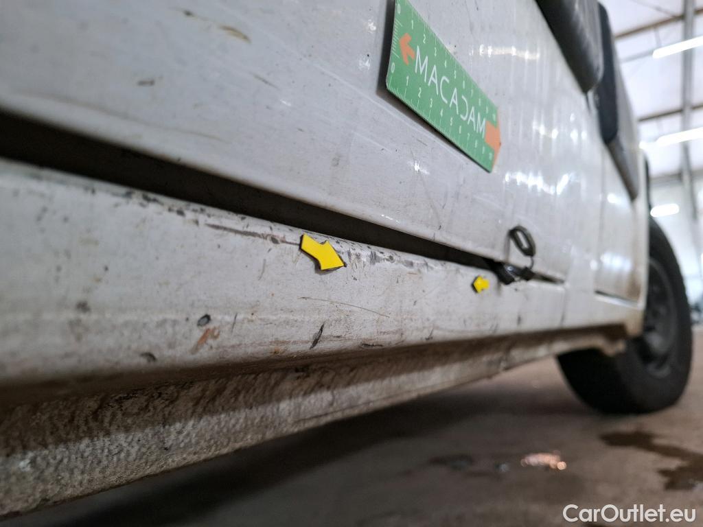 Renault  Master RENAULT  VU 4p Fourgon CA GCf Trac F3300 L2H2 dCi 110 #35