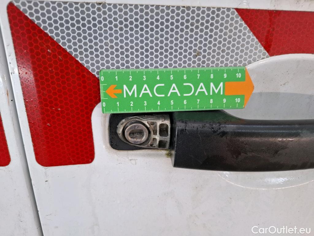  Renault  Master RENAULT  VU 4p Fourgon CA GCf Trac F3300 L2H2 dCi 110 #40