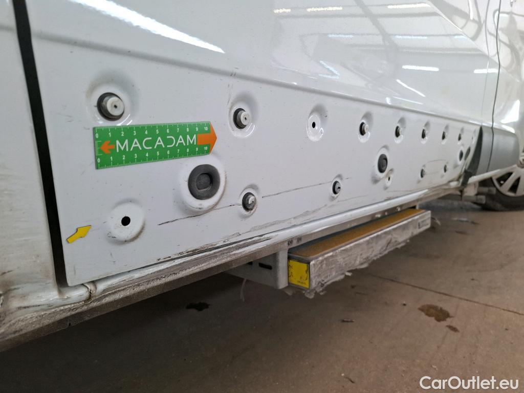  Renault  Trafic RENAULT  / 2019 / 4P / Combi Zen L1 dCi 120 S&S - 8 pl #23