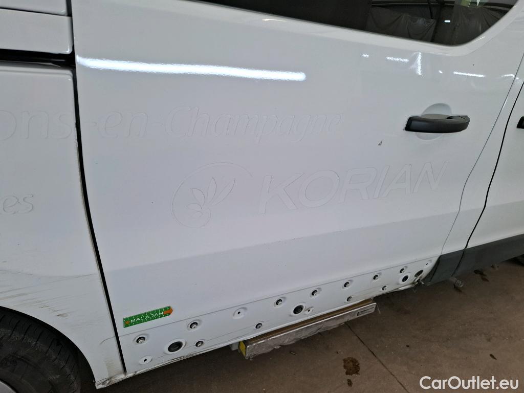  Renault  Trafic RENAULT  / 2019 / 4P / Combi Zen L1 dCi 120 S&S - 8 pl #9