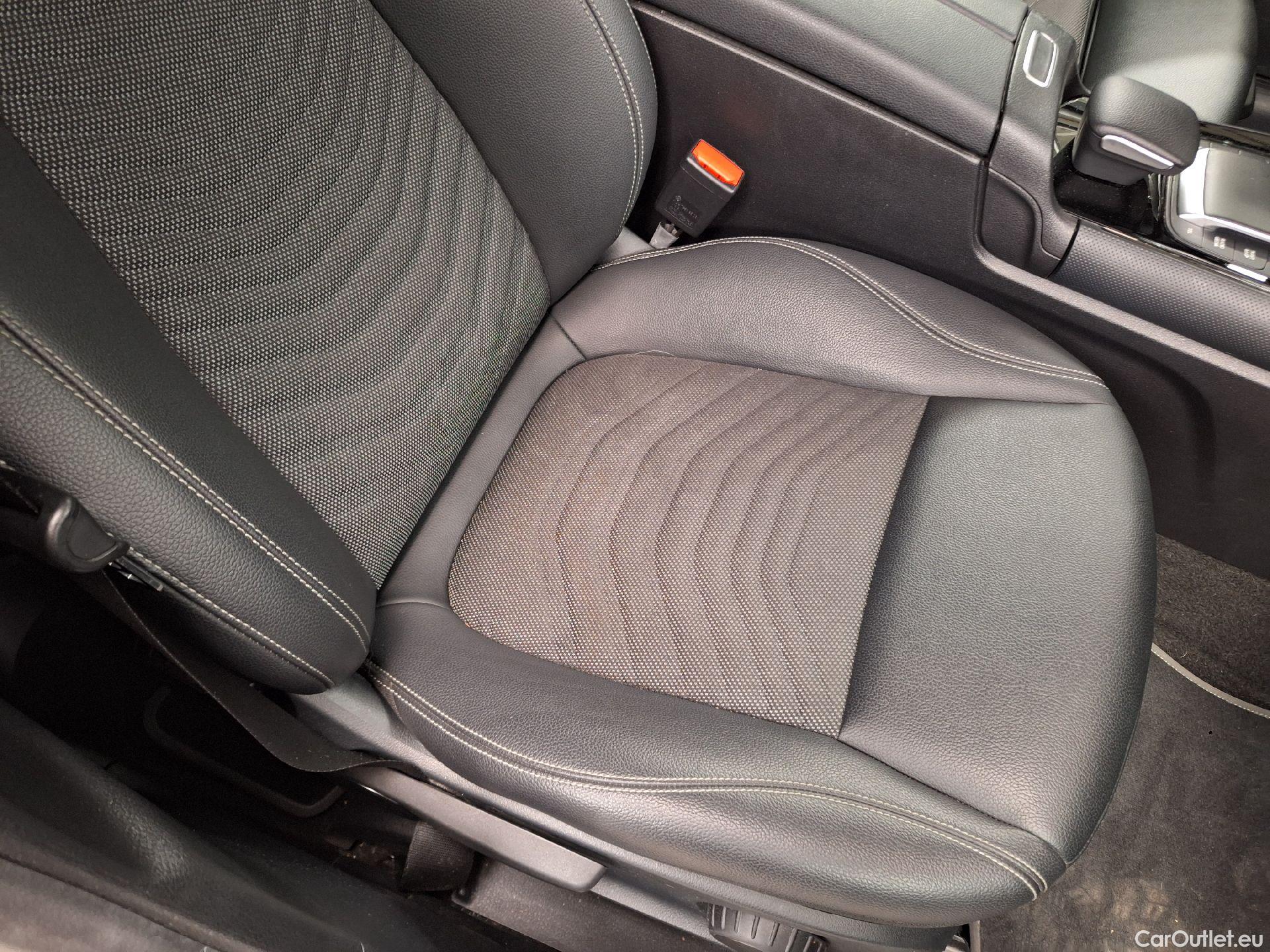  Mercedes  GLA Mercedes,  '20 PHEV, Mercedes-Benz   250e Business Solution 5d #13