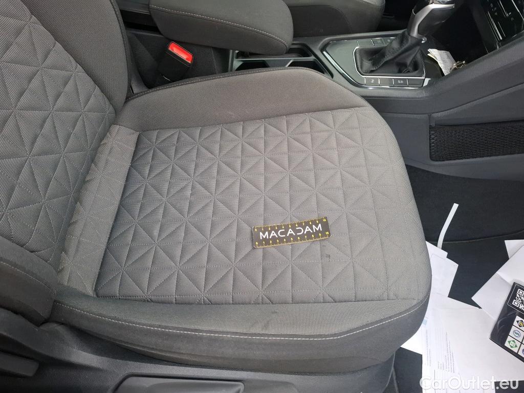  Volkswagen  Tiguan VOLKSWAGEN  / 2020 / 5P / SUV 2.0 TDI 150 DSG7 Life Business #30
