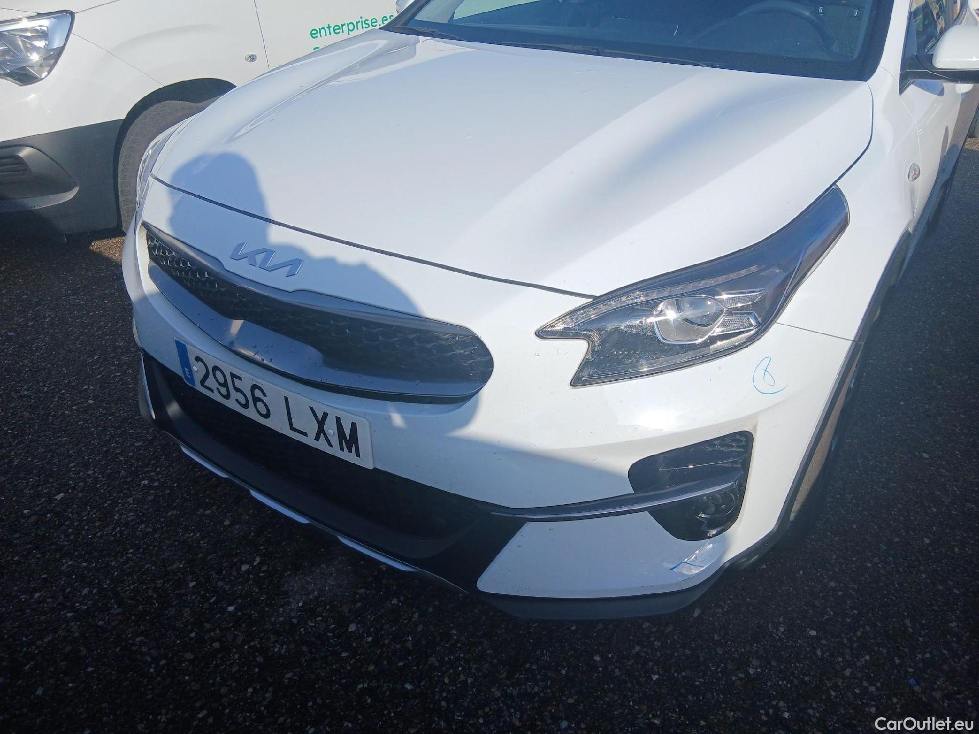  KIA  XCeed KIA  / 2019 / 5P / todoterreno 1.0 T-GDi Drive 88kW (120CV) #4