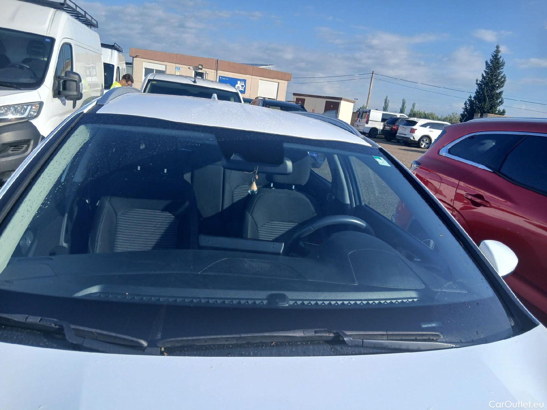  KIA  XCeed KIA  / 2019 / 5P / todoterreno 1.0 T-GDi Drive 88kW (120CV) #8
