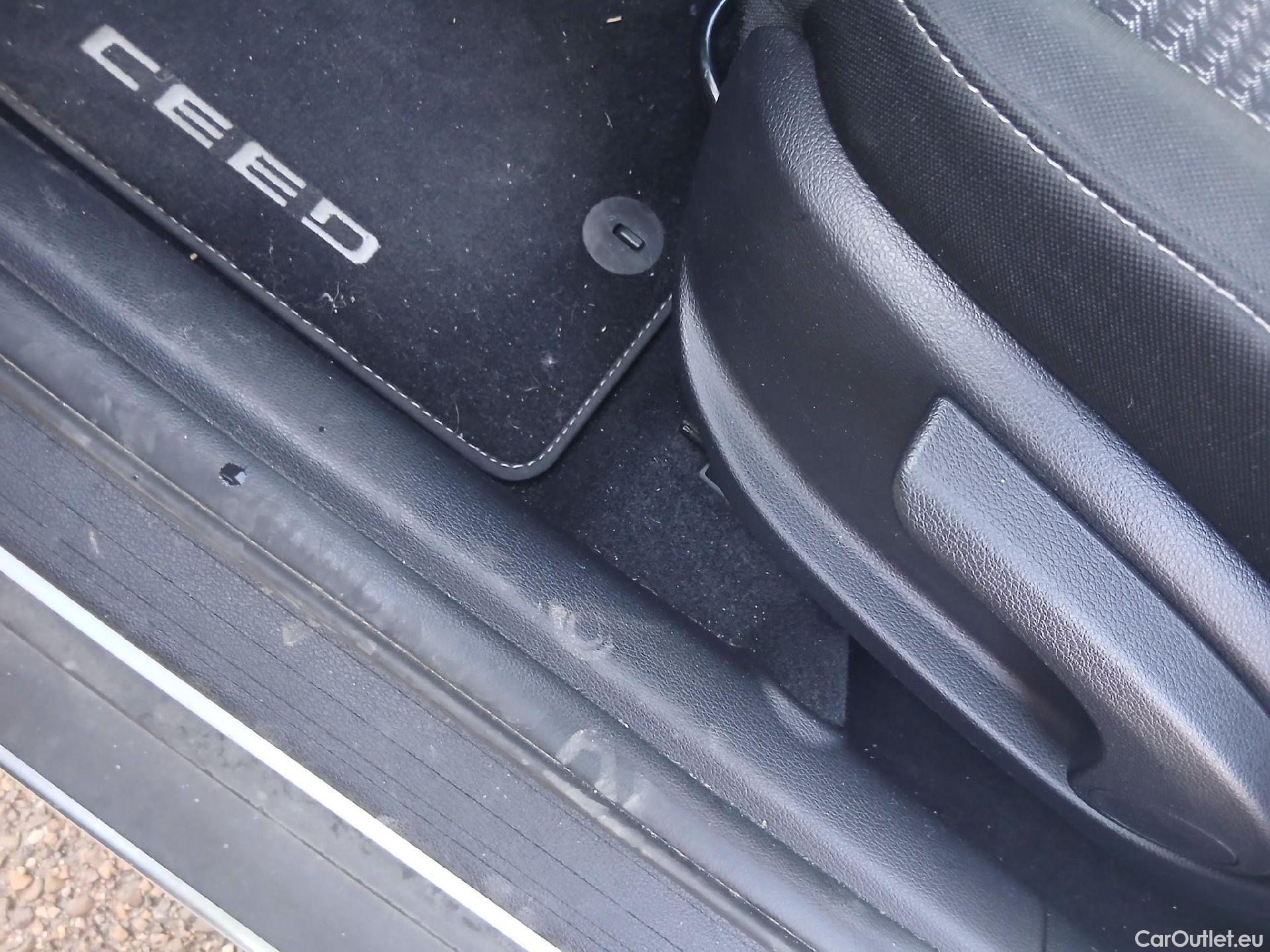  KIA  XCeed KIA  / 2019 / 5P / todoterreno 1.0 T-GDi Drive 88kW (120CV) #1