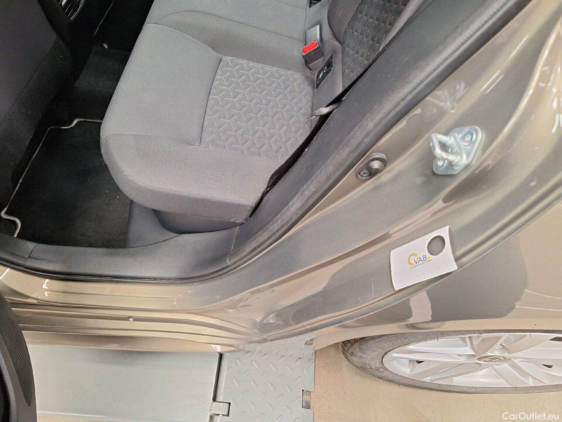  Toyota  Corolla Toyota,  TS '19, Toyota  Touring Sports 1.8 Hybrid Dynamic e #12