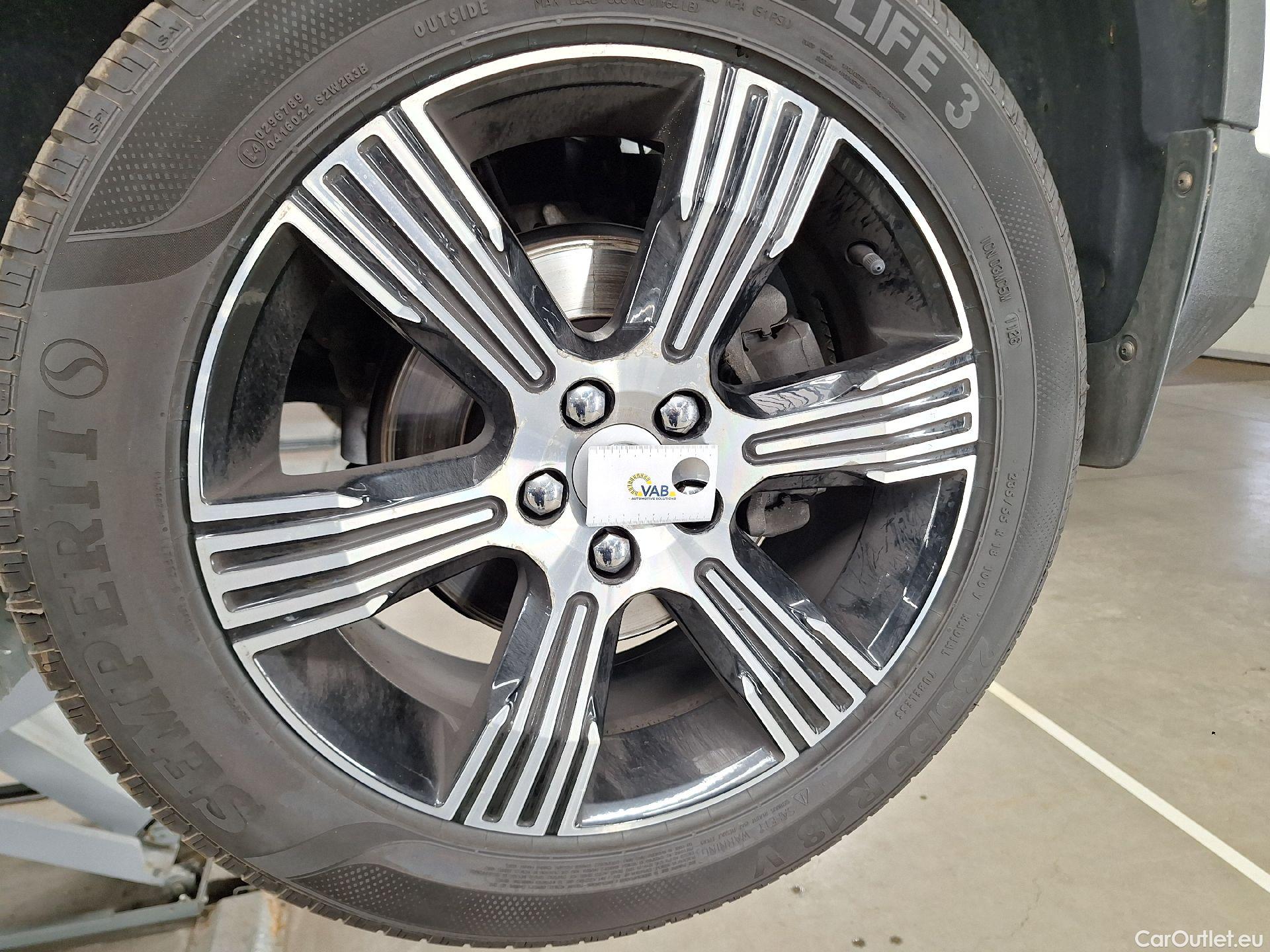  Volvo  XC 40 Volvo, XC40 '17, Volvo XC40 D3 Geartronic Inscription 5d #25