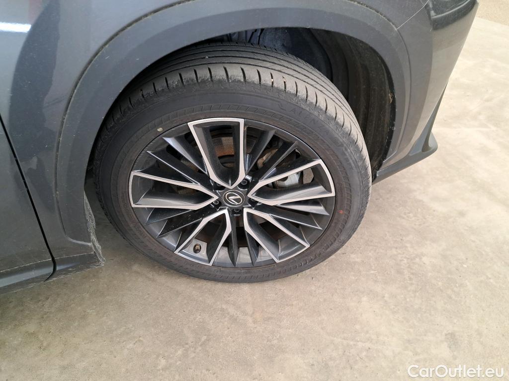  Lexus  NX LEXUS  / 2021 / 5P / SUV 450H+ 4WD Executive #5