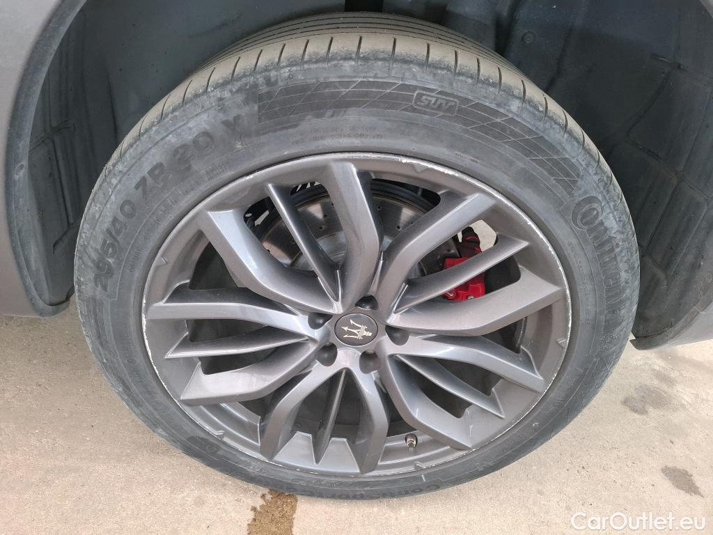  Maserati  Levante Maserati  5p SUV 3.0 V6 Diesel Auto GranLusso #22