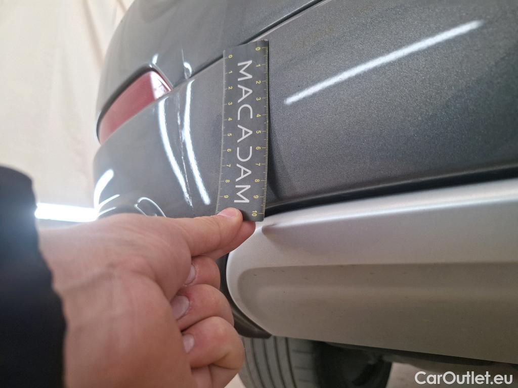  Maserati  Levante Maserati  5p SUV 3.0 V6 Diesel Auto GranLusso #9