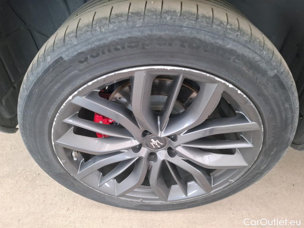  Maserati  Levante Maserati  5p SUV 3.0 V6 Diesel Auto GranLusso #47