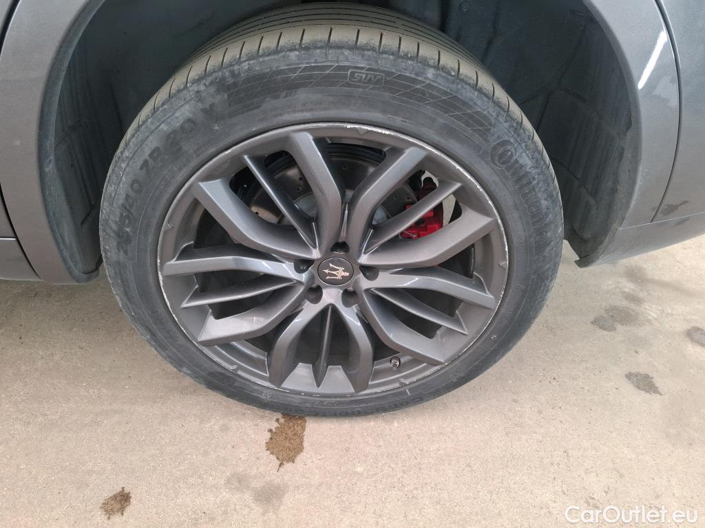  Maserati  Levante Maserati  5p SUV 3.0 V6 Diesel Auto GranLusso #38