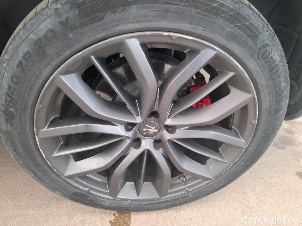  Maserati  Levante Maserati  5p SUV 3.0 V6 Diesel Auto GranLusso #39