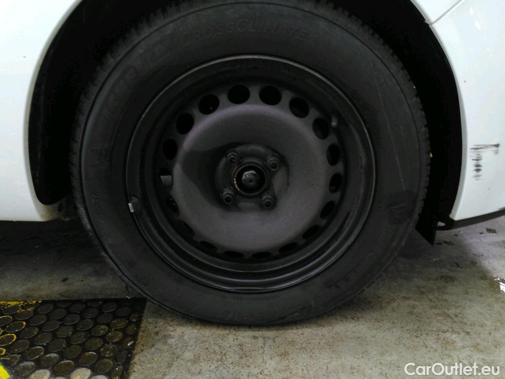  Renault  Clio  IV Air 1.5 dCi 75CV BVM5 E6 #13