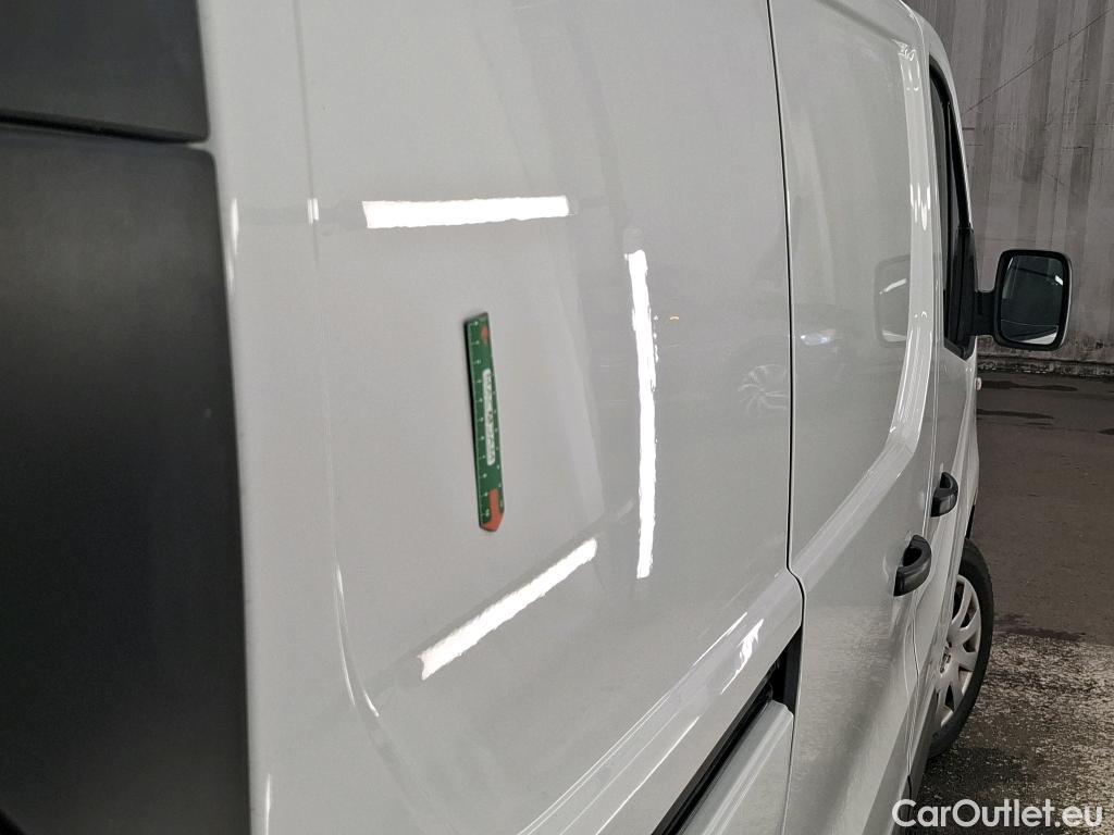  Renault  Trafic RENAULT  / 2019 / 4P / Fourgon tole FG GCF L1H1 1000 1.6 dCi 120 #15