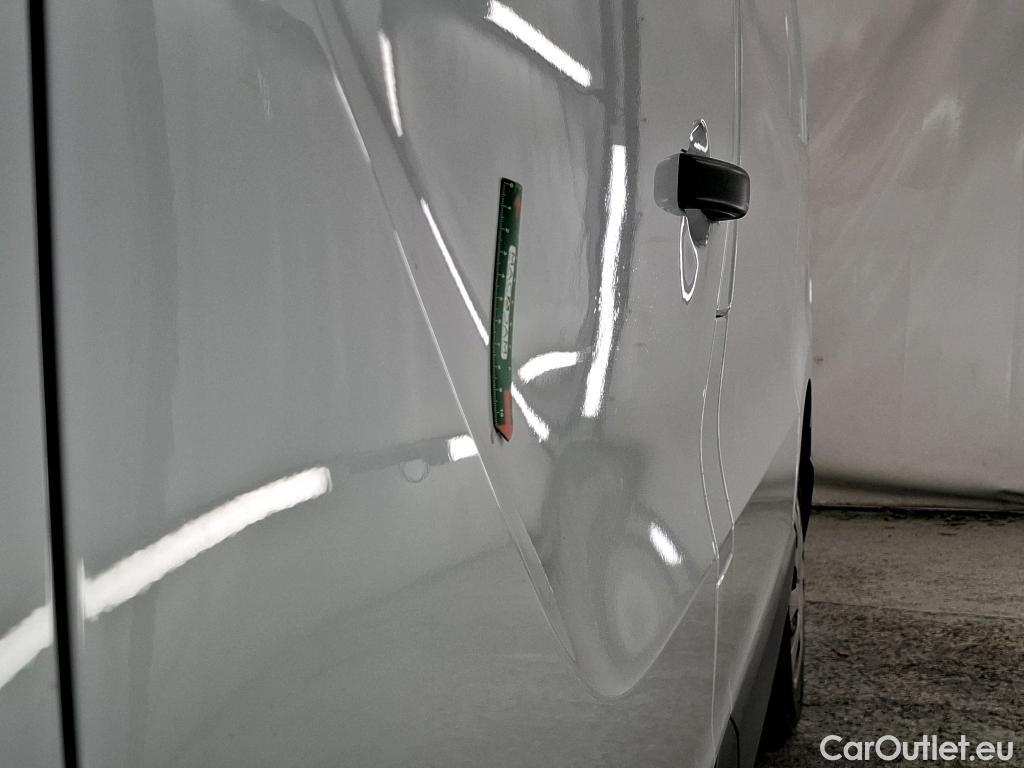  Renault  Trafic RENAULT  / 2019 / 4P / Fourgon tole FG GCF L1H1 1000 1.6 dCi 120 #31