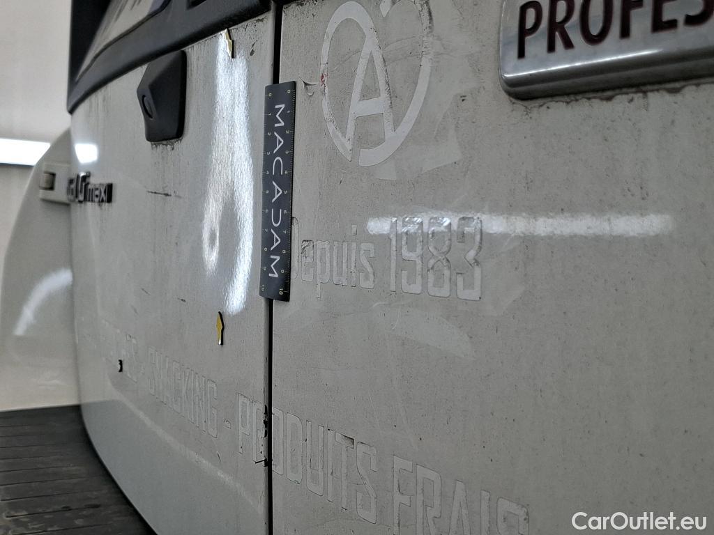  Fiat  Doblo FIAT Doblò Cargo / 2015 / 4P / Fourgonnette Maxi 1.6 Mjet 105 Evoluzione 1005kg #2