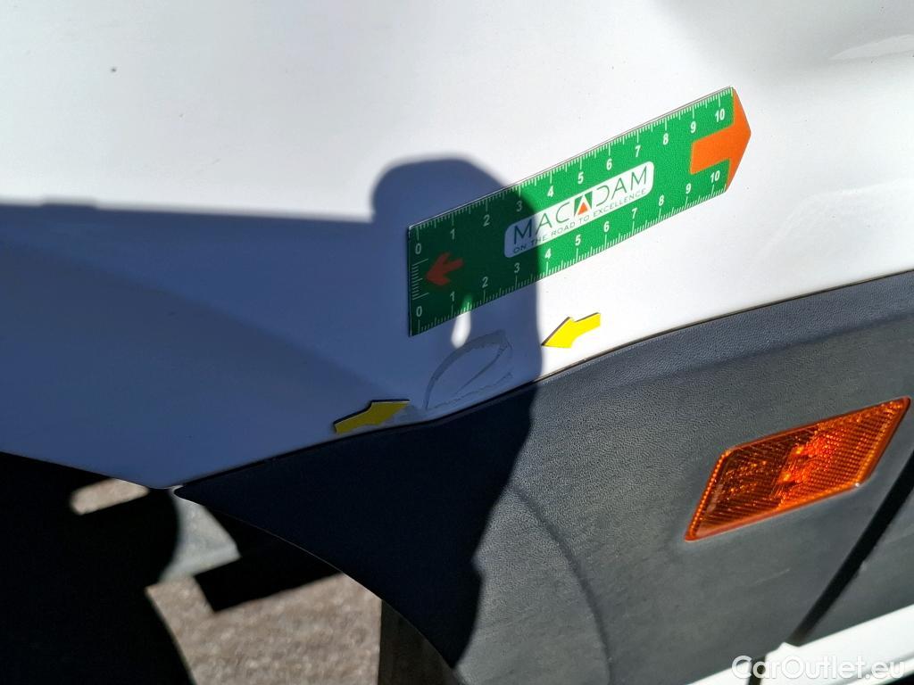  Volkswagen  Crafter  Fourgon Fourgon 35 mittlerer Radstand mit Hochdach FWD 2.0 140CV BVM6 #10