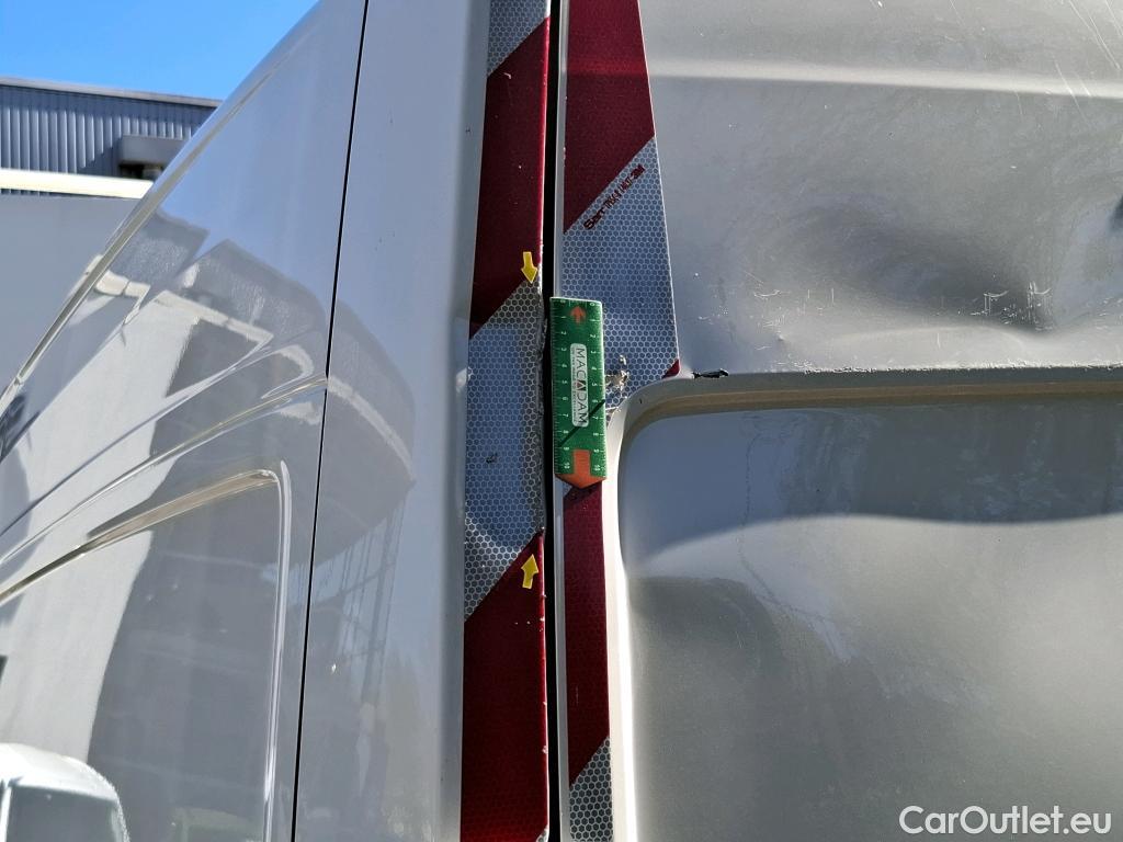  Volkswagen  Crafter  Fourgon Fourgon 35 mittlerer Radstand mit Hochdach FWD 2.0 140CV BVM6 #39
