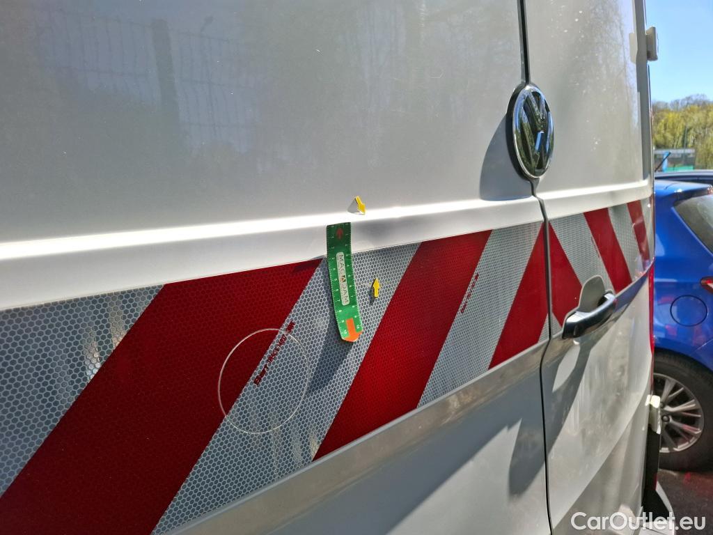  Volkswagen  Crafter  Fourgon Fourgon 35 mittlerer Radstand mit Hochdach FWD 2.0 140CV BVM6 #3