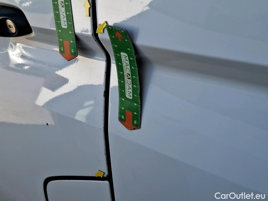  Volkswagen  Crafter  Fourgon Fourgon 35 mittlerer Radstand mit Hochdach FWD 2.0 140CV BVM6 #60