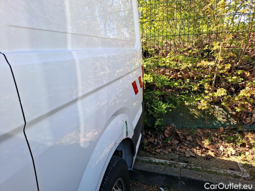  Volkswagen  Crafter  Fourgon Fourgon 35 mittlerer Radstand mit Hochdach FWD 2.0 140CV BVM6 #16