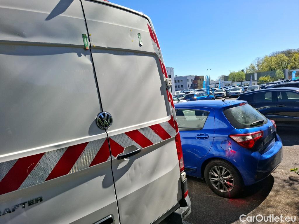  Volkswagen  Crafter  Fourgon Fourgon 35 mittlerer Radstand mit Hochdach FWD 2.0 140CV BVM6 #22