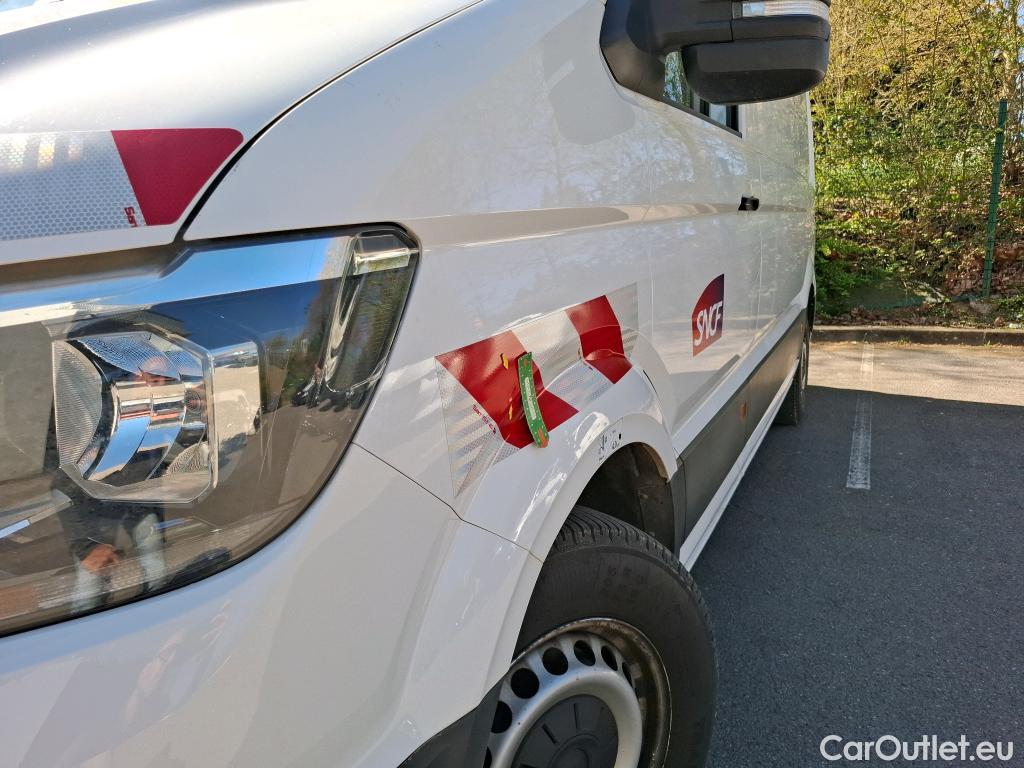  Volkswagen  Crafter  Fourgon Fourgon 35 mittlerer Radstand mit Hochdach FWD 2.0 140CV BVM6 #84