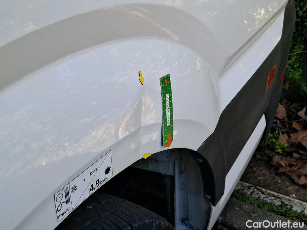  Volkswagen  Crafter  Fourgon Fourgon 35 mittlerer Radstand mit Hochdach FWD 2.0 140CV BVM6 #17
