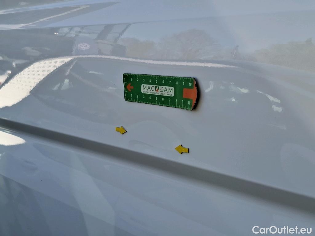  Volkswagen  Crafter  Fourgon Fourgon 35 mittlerer Radstand mit Hochdach FWD 2.0 140CV BVM6 #12