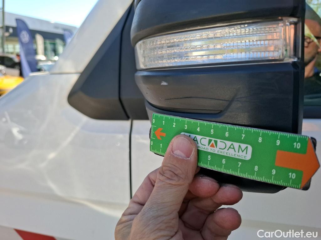  Volkswagen  Crafter  Fourgon Fourgon 35 mittlerer Radstand mit Hochdach FWD 2.0 140CV BVM6 #80