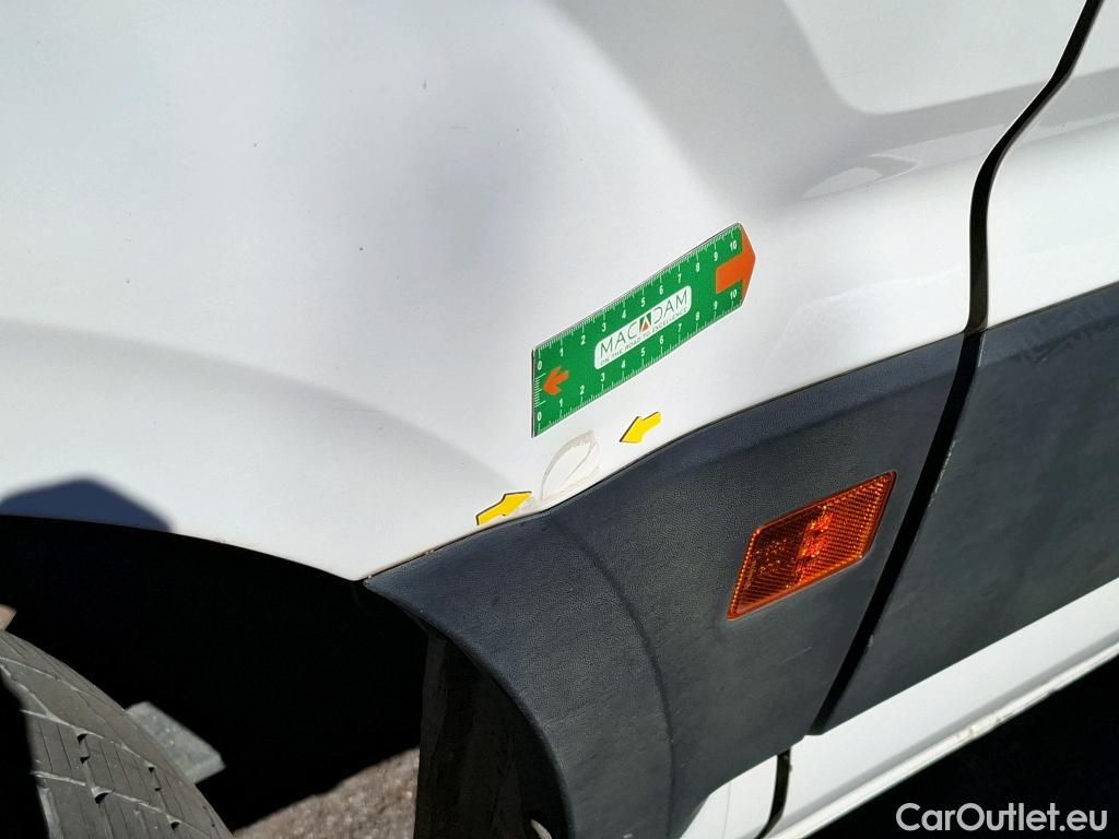  Volkswagen  Crafter  Fourgon Fourgon 35 mittlerer Radstand mit Hochdach FWD 2.0 140CV BVM6 #9