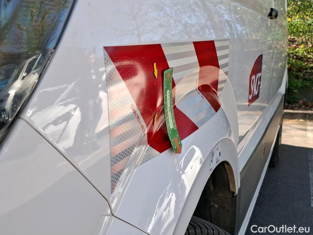  Volkswagen  Crafter  Fourgon Fourgon 35 mittlerer Radstand mit Hochdach FWD 2.0 140CV BVM6 #85