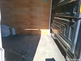  Volkswagen  Crafter  Fourgon Fourgon 35 mittlerer Radstand mit Hochdach FWD 2.0 140CV BVM6 #9