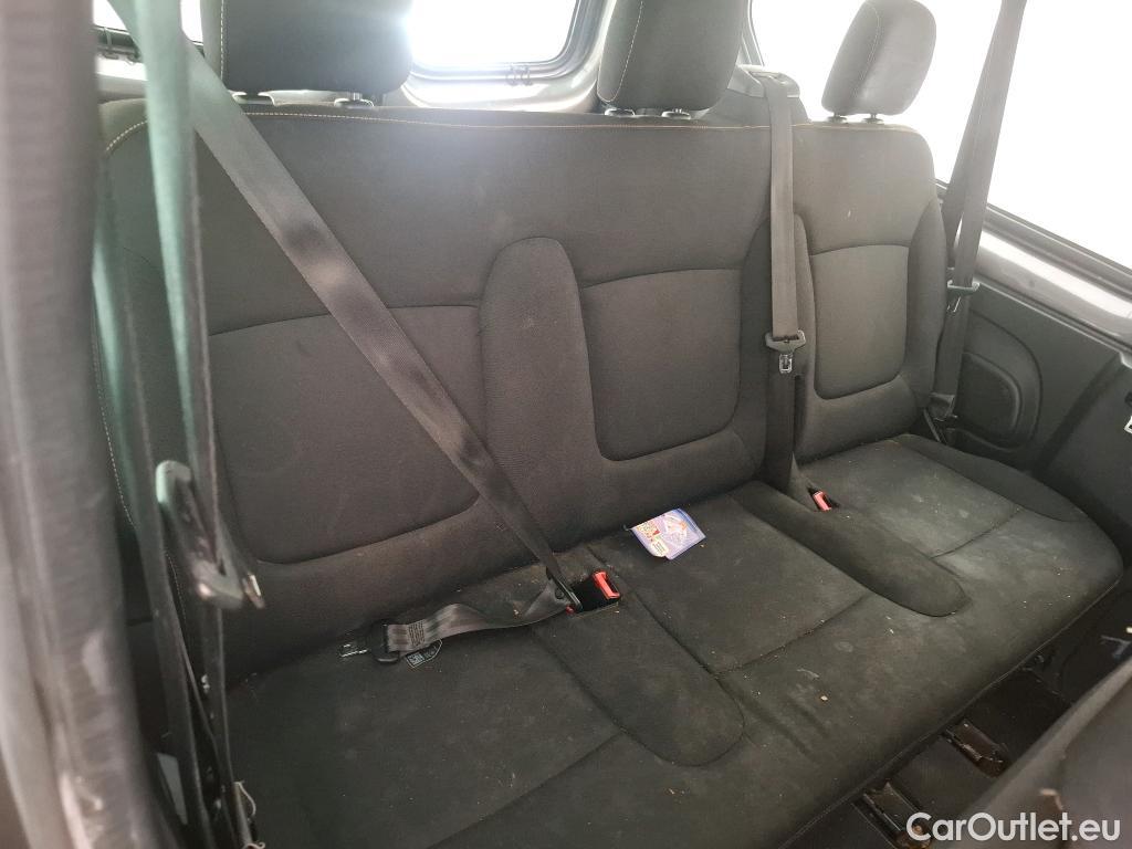  Renault  Trafic RENAULT  4p Combi Zen L2 Energy dCi 145 8 places #130